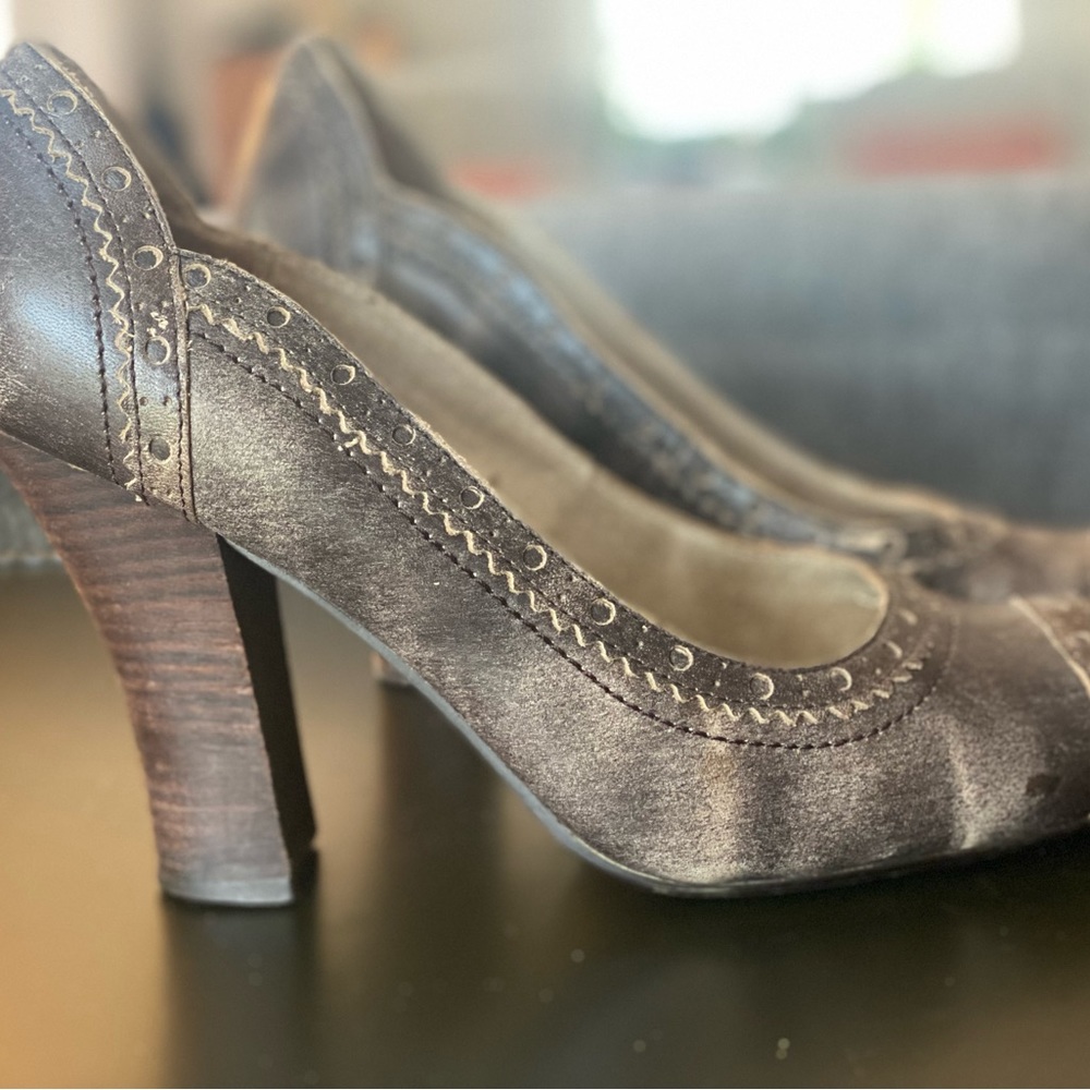 Size 9 Seychelles Vintage inspired heels